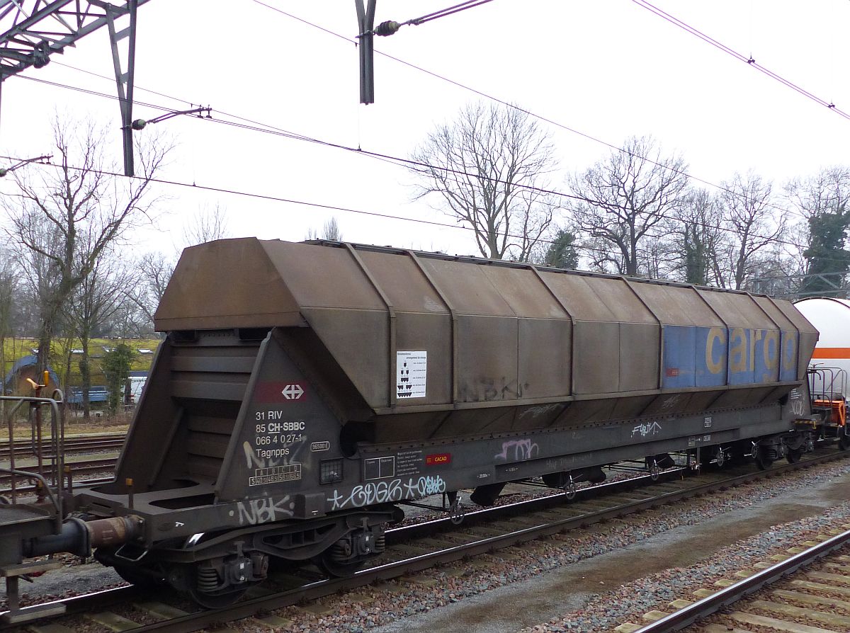 Tagnpps Silowagen der SBB fr den Transport von Kakao mit Nummer 31 RIV 85 066 4 027-1 Dordrecht, Niederlande 16-02-2017.

Tagnpps silowagen van de SBB voor het vervoer van cacao met nummer 31 RIV 85 066 4 027-1 Dordrecht, Nederland 16-02-2017.