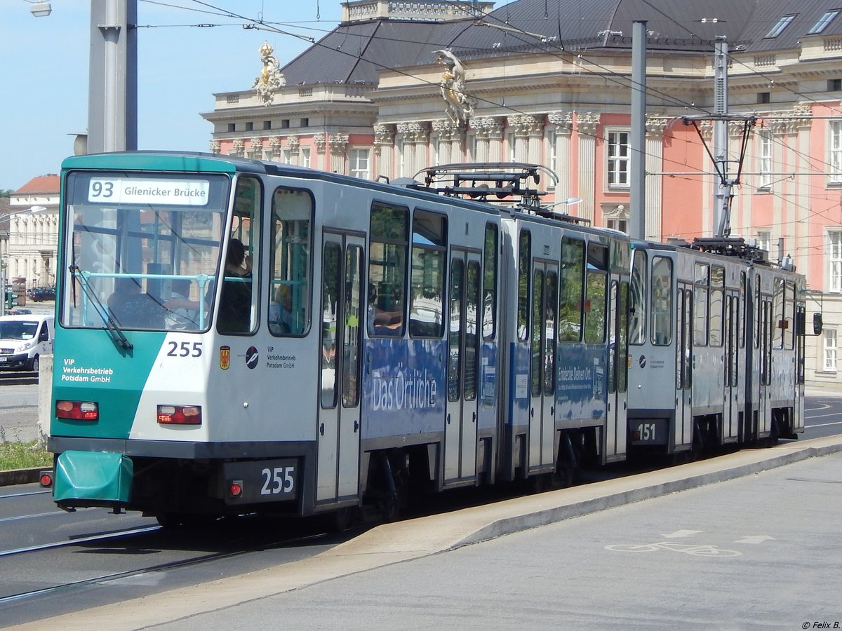 Tatra Nr. 255 und 151 der ViP in Potsdam.