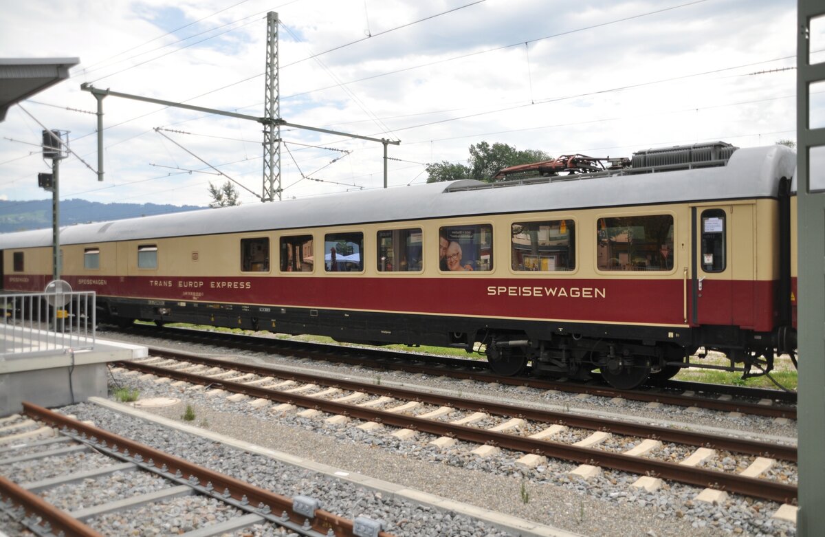 TEE Rheingold Wagen 6 Speisewagen D-AKE 56 84 88-95 001-5 WRmz in Lindau-Reutin am 12.08.2023.
