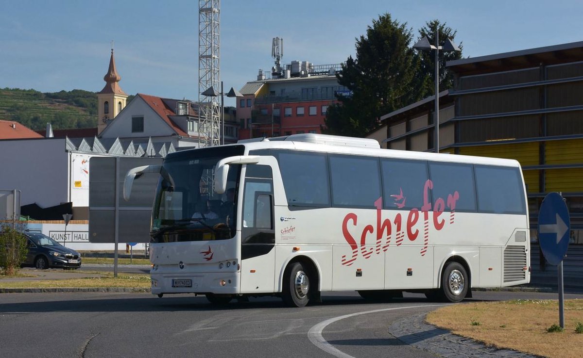 Temsa MD9 von SCHIEFER Reisen aus Nieder�sterreich 06/2017 in Krems.
