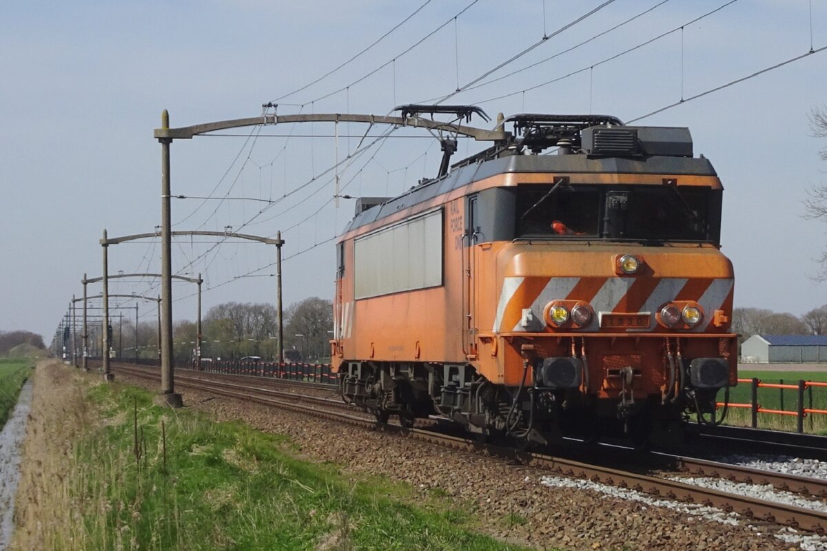 Tfzf f�r RFO 1830 durch Hulten am 5 April 2023. Doe Lok hat in 2021 das Portugesische Farbenschema als Spielerei bekommen.