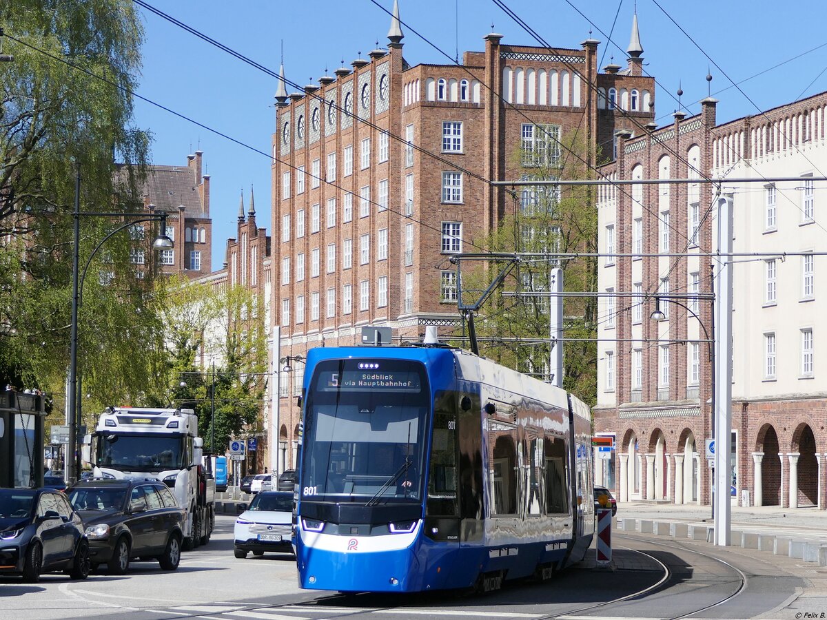 Tina Nr. 801 der Rostocker Straßenbahn AG in Rostock.