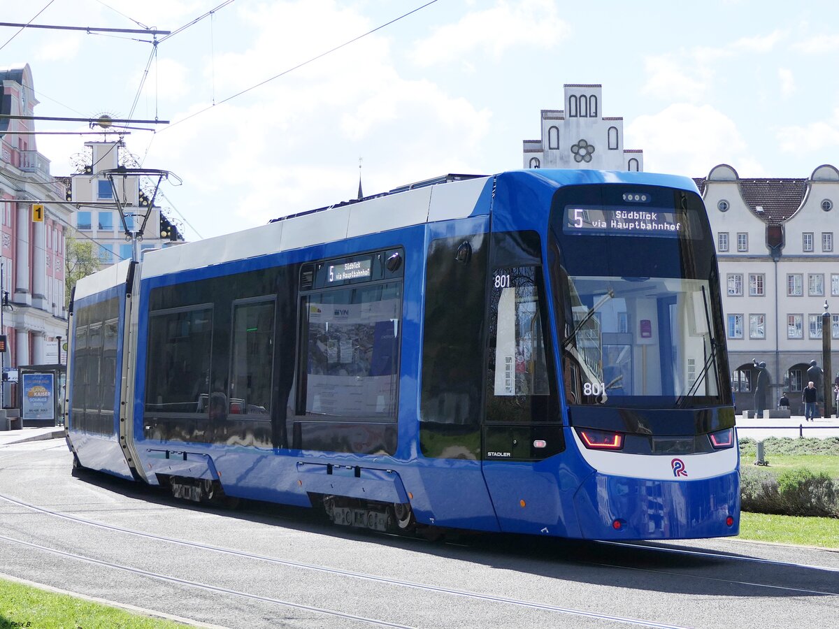 Tina Nr. 801 der Rostocker Straßenbahn AG in Rostock.