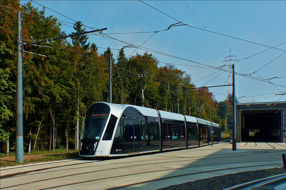 Tram 106 dreht mit den interessierten Besuchern seine Runden auf dem Betriebshof der LuxTram . Aufgenommen am Tag der offenen T�r am 23.09.2017. (Jeanny) 