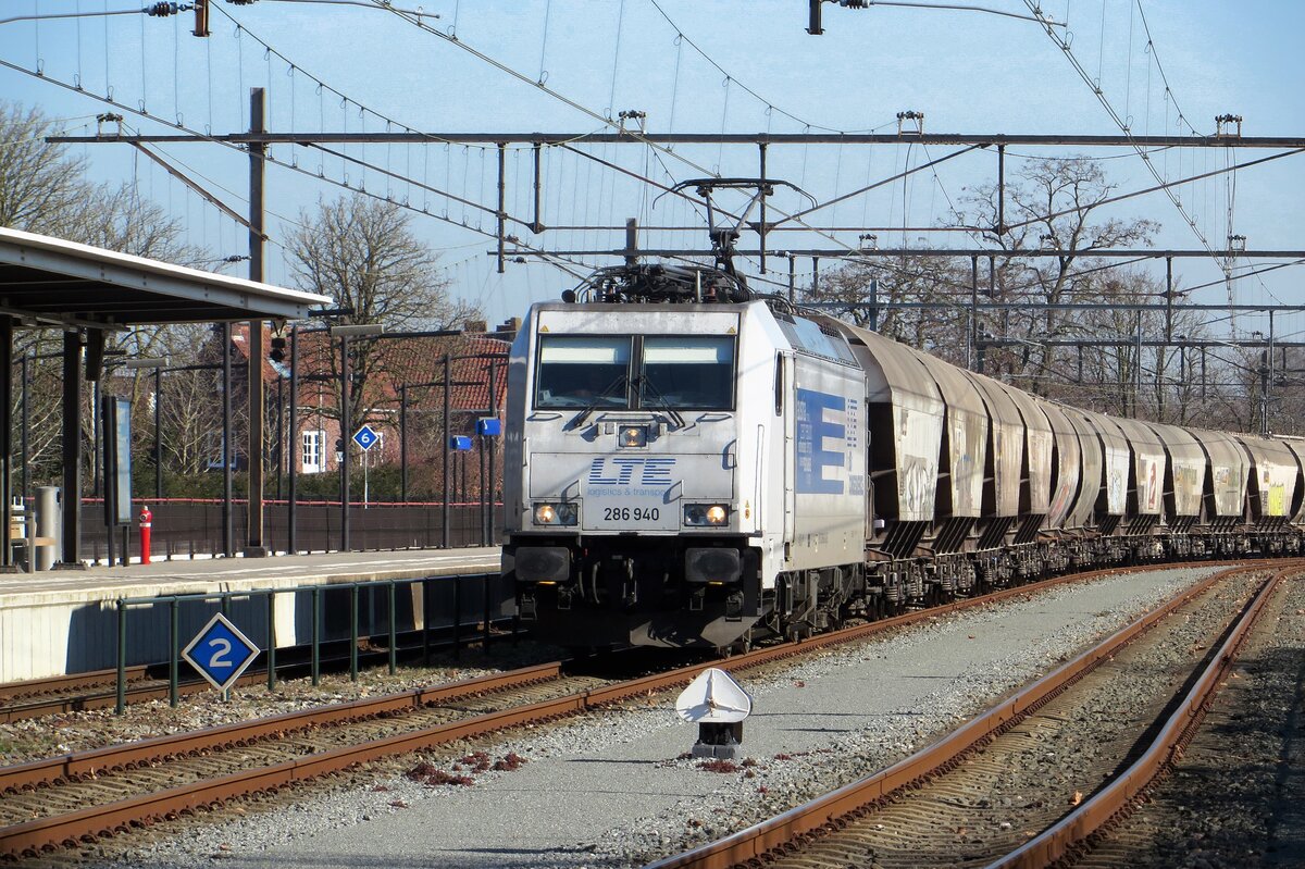 TRAXX am Kopf in Oss am 2 M�rz 2021, wo LTE (1)286 940 mit ein Getreidezug in Oss eingetroffen ist.