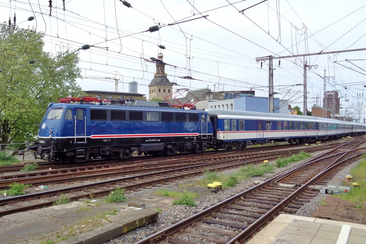TRI 110 469 treft am 27 April 2018 in K�ln Hbf ein. 