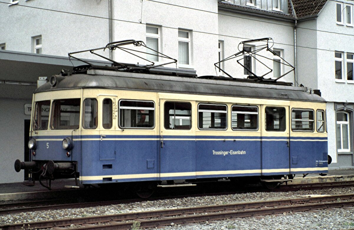 Trossinger Eisenbahn Triebwagen Nr.T 5 Baujahr 1956 von MF Esslingen/SSW Fabriknummer 24 836, L�P 12,30min Trossingen Stadt am 27.08.1998.