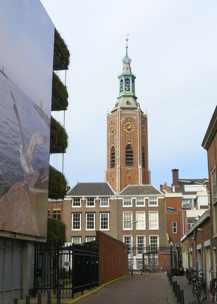 Turm  Grote Kerk  Laan, Den Haag 16-03-2014.

Toren van de Grote Kerk gefotografeerd vanaf Laan, Den Haag 16-03-2014.