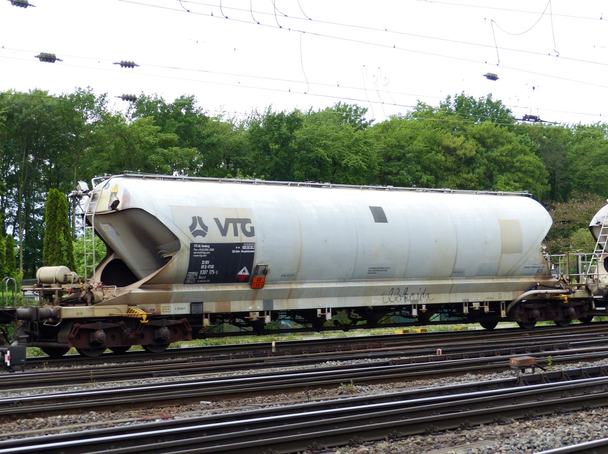 Uacs VTG Silowagen mit Nummer 33 RIV 80 D-VTGD 9307 175-5 Rangierbahnhof Gremberg, Keulen 20-05-2016.
Uacs silowagen van VTG met nummer 33 RIV 80 D-VTGD 9307 175-5 Rangeerstation Gremberg, Keulen 20-05-2016.