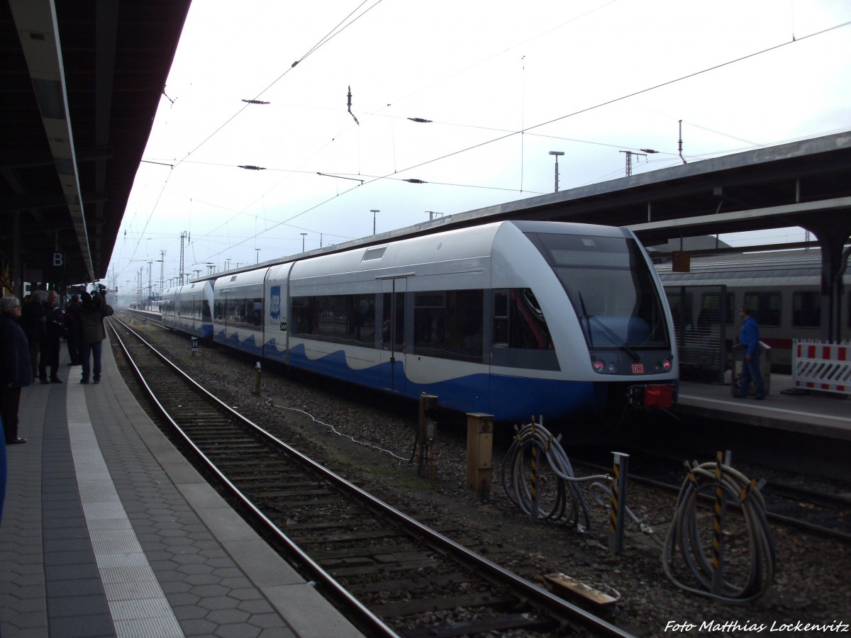 UBB GTW 2/6 mit ziel Swinem�nde Centrum (PL) im Bahnhof Stralsund Hbf am 12.10.13