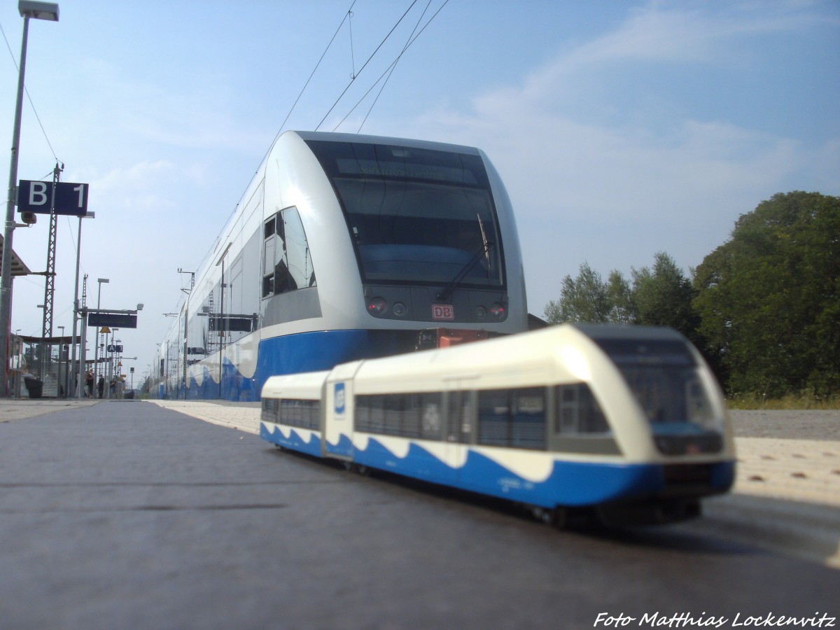 UBB GTW 2/6er in Gro� und Klein im Bahnhof Z�ssow am 28.7.14