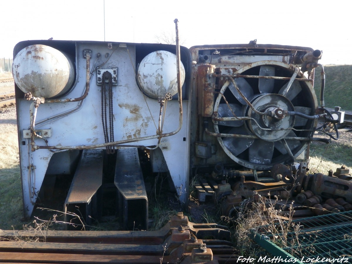 �berreste der OHE 120052 am Saalehafen in Halle (Saale) am 13.1.15
