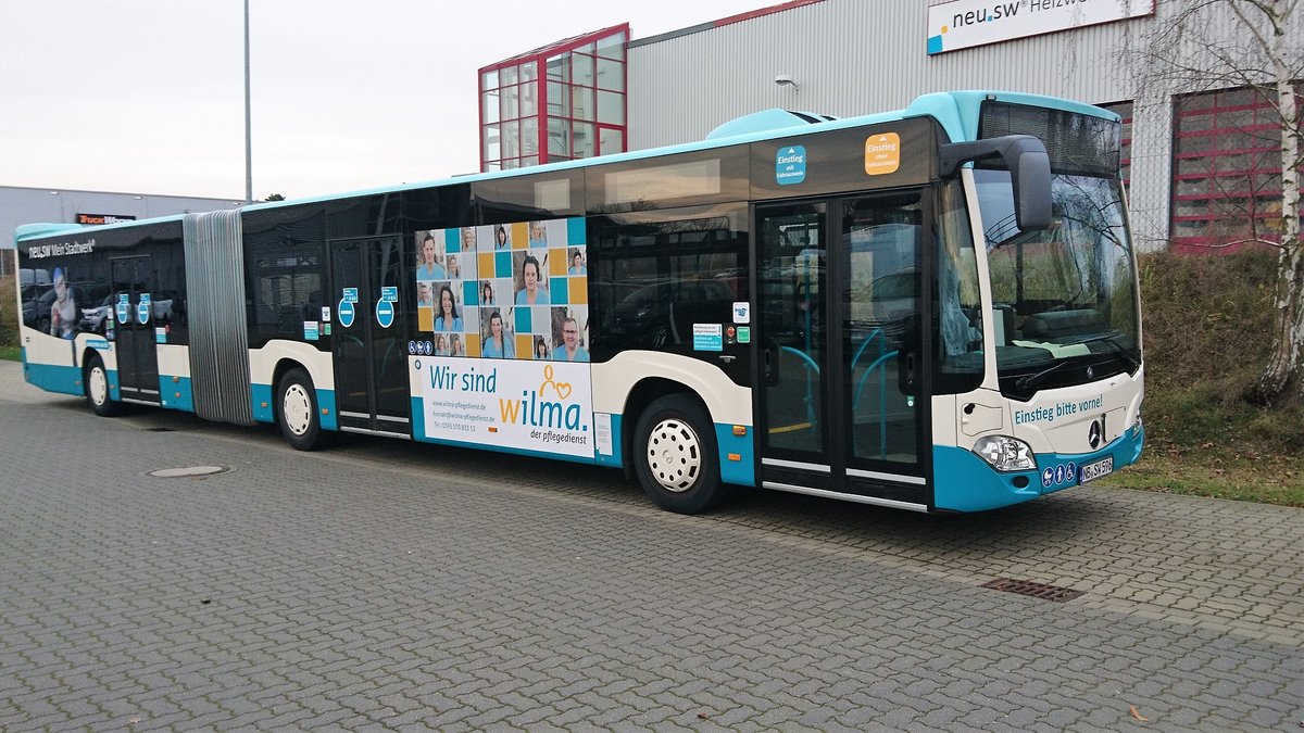 ....und der zweiter Citaro NB SW 596 der im Juni 2017 angeschafft wurde bei den Stadtwerken Neubrandenburg 
...auf diesem Citaro ist auch wieder ein Sportler und zwar von den Tollense Sharks zusehen
(Dezember 2017 )