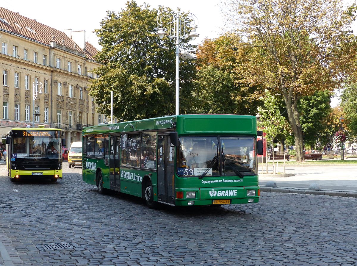 Uspih BM MAN A10 NL222 Bus Baujahr 1998 ex-Rheinbahn AG Dsseldorf Deutschland Wagen 7242. Prospekt Svobody, Lemberg, Ukraine 29-08-2019.


Uspih BM MAN A10 NL222 bus bouwjaar 1998 ex Rheinbahn AG Dsseldorf Duitsland bus 7242. Prospekt Svobody, Lviv, Oekrane 29-08-2019.