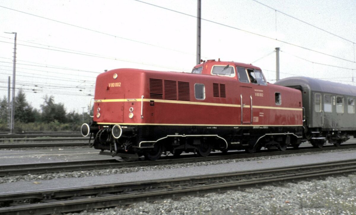 V 80  002 bei der Jubiläumsparade 150 Jahre Deutsche Eisenbahn in Nürnberg am 14.09.1985.