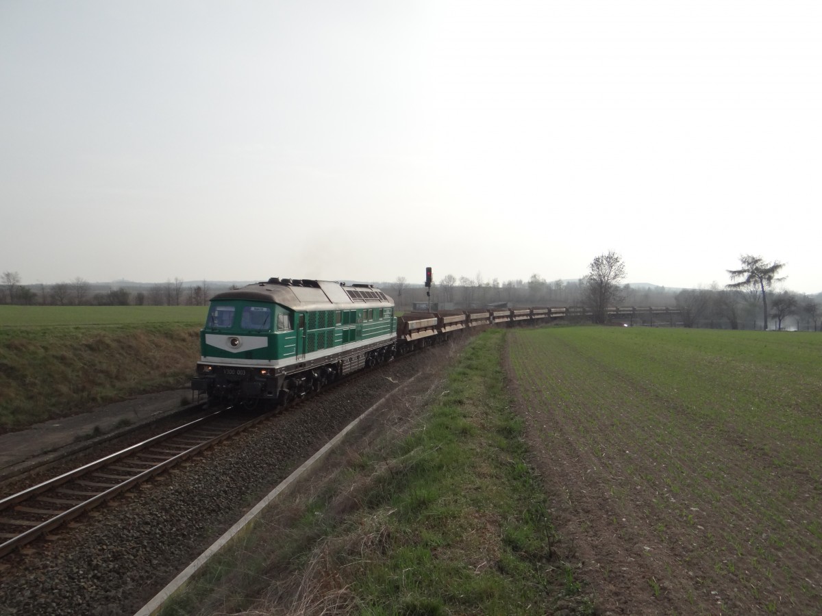 V300 003 der Wismut zusehen am 01.04.14 in Raitzhain. 