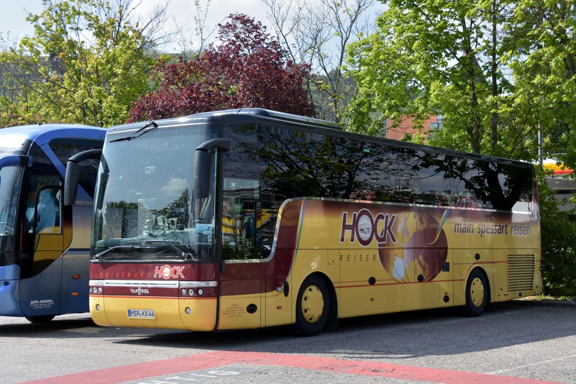 Van Hool von HOCK Reisen aus der BRD in Krems.