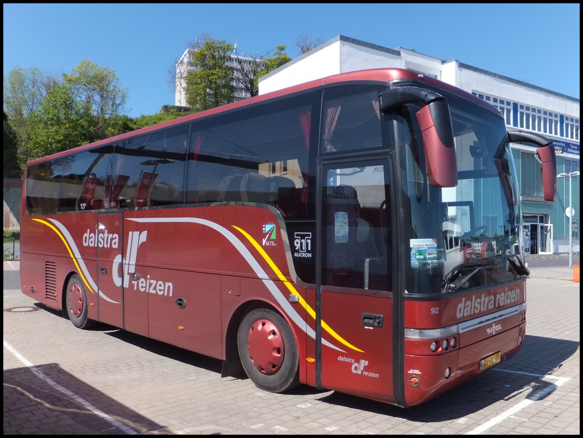 Van Hool T911 von Dalstra Reizen aus den Niederlanden im Stadthafen Sassnitz.