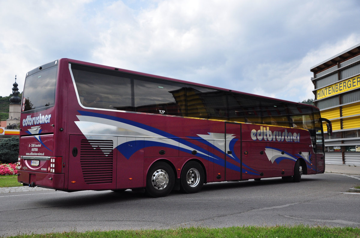 Van Hool T917 Astron von Edtbrustner Reisen aus Nieder�sterreich in Krems unterwegs.