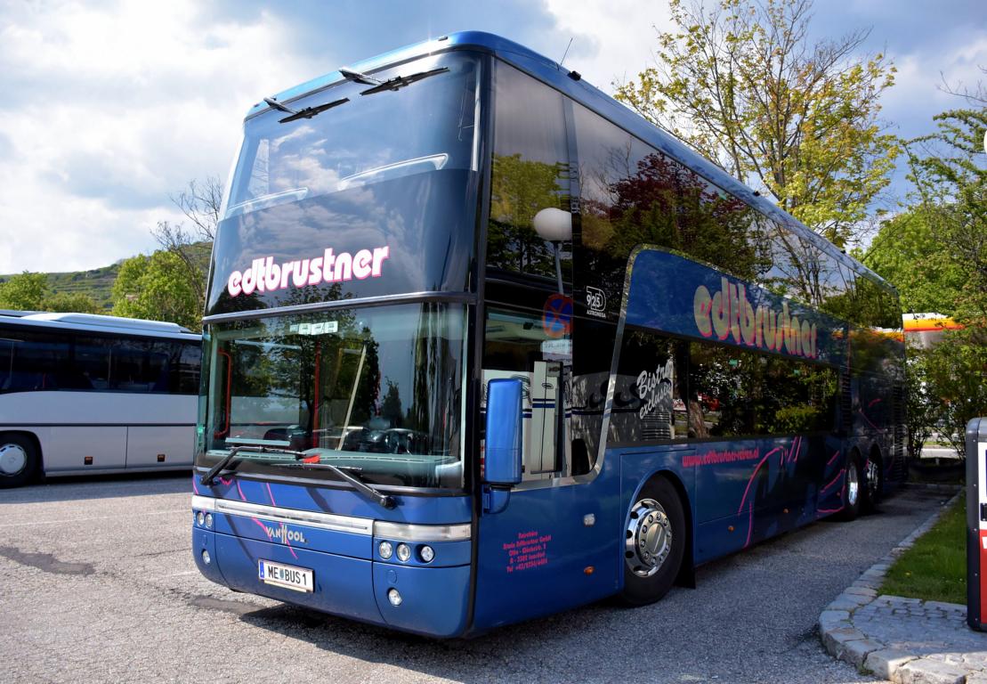 Van Hool T925 Astromega von Edtbrustner Reisen aus Nieder�sterreich in Krems.
