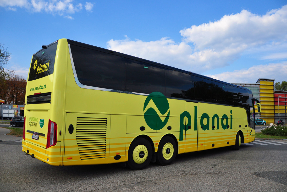 Van Hool TX 16 Astron von Planai Reisen aus Österreich in Krems.