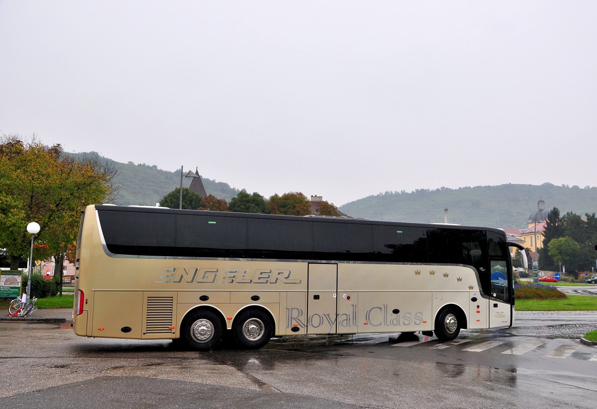 Van Hool TX16 Acron von Engeler Reisen aus der BRD am 11.9.2014 in Krems gesehen.