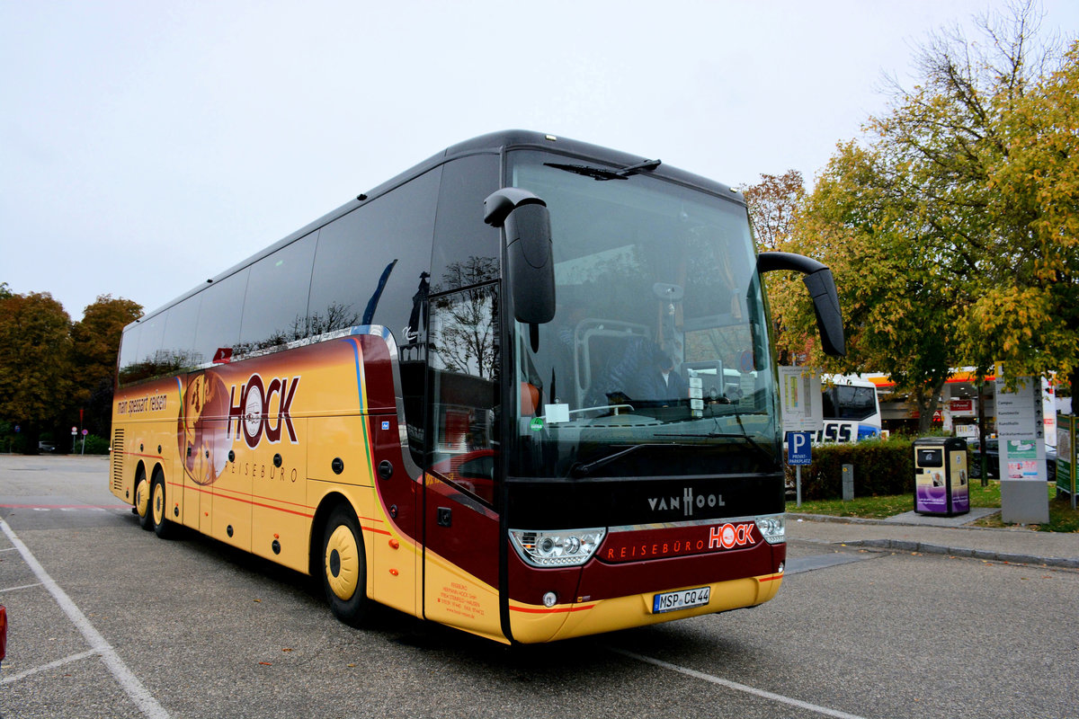 Van Hool TX17 Astron von Hock Reisen aus der BRD in Krems.