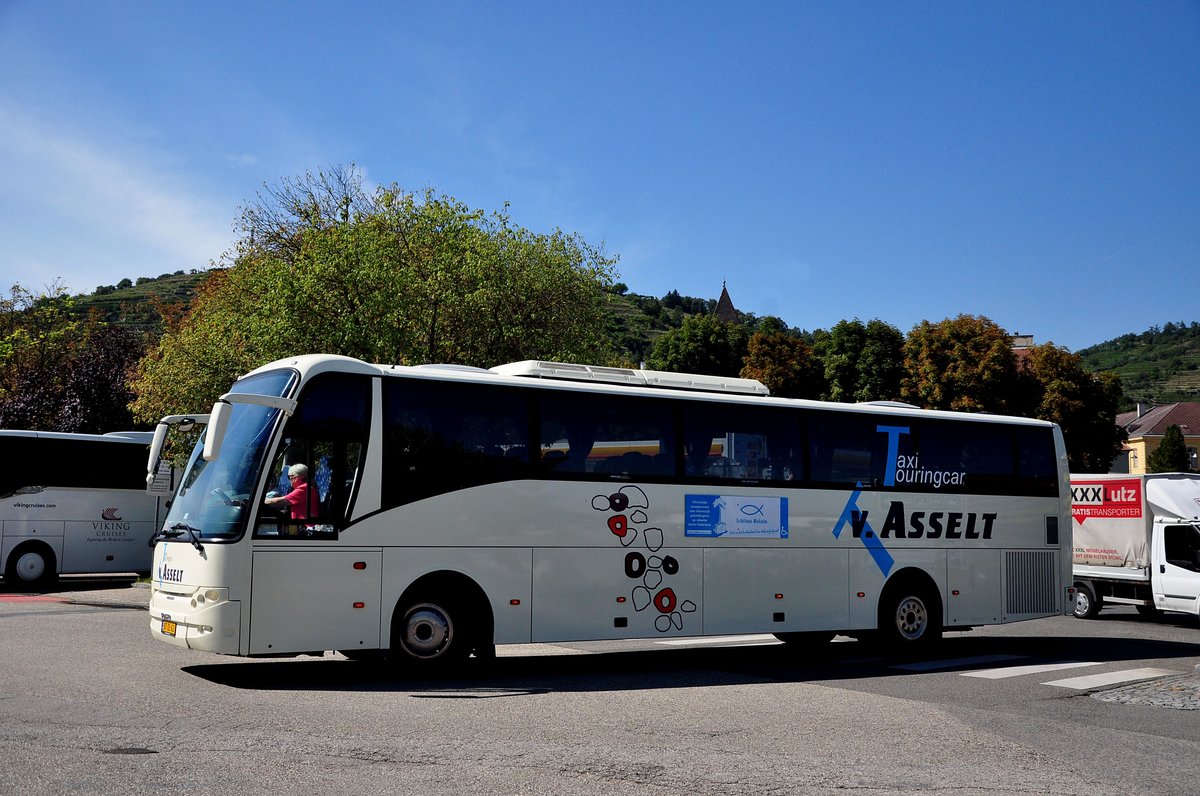 VDL Berkhof Volvo B9R von V. Asselt aus den NL in Krems gesehen.