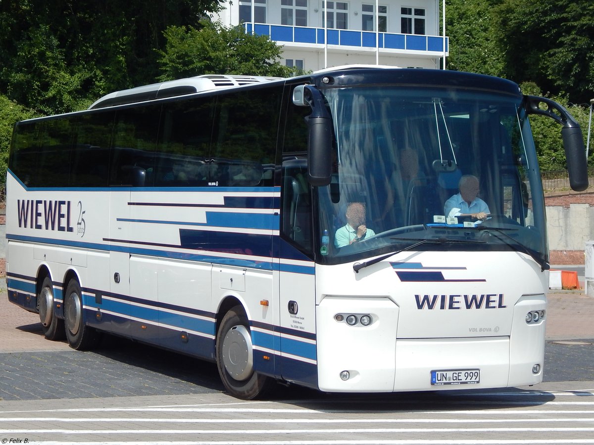 VDL Bova Magiq von Wiewel aus Deutschland im Stadthafen Sassnitz.