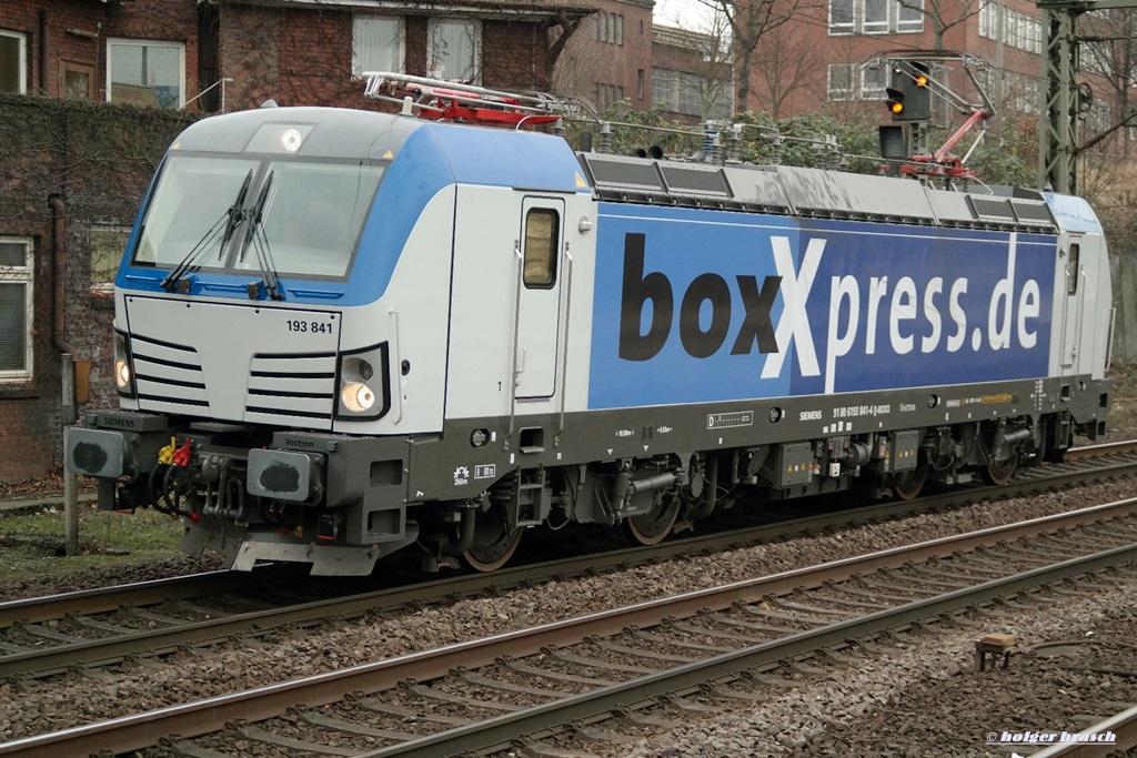 VECTRON 193 041 wartete auf weiterfahrt am 17.12.13 beim bhf harburg