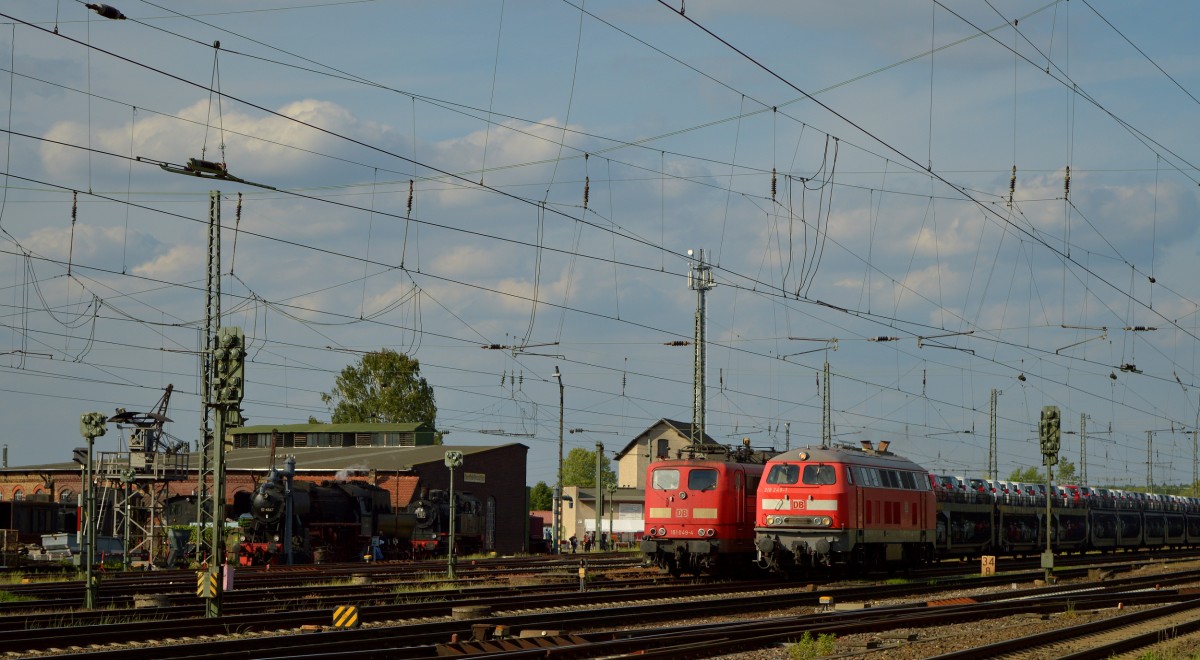 Vier Loks in einem Bild. 52 4867 (HEF), ELNA 184 DME, 151 049-4 und 218 249-1 in Darmstadt Kranichstein am 17.05.2015