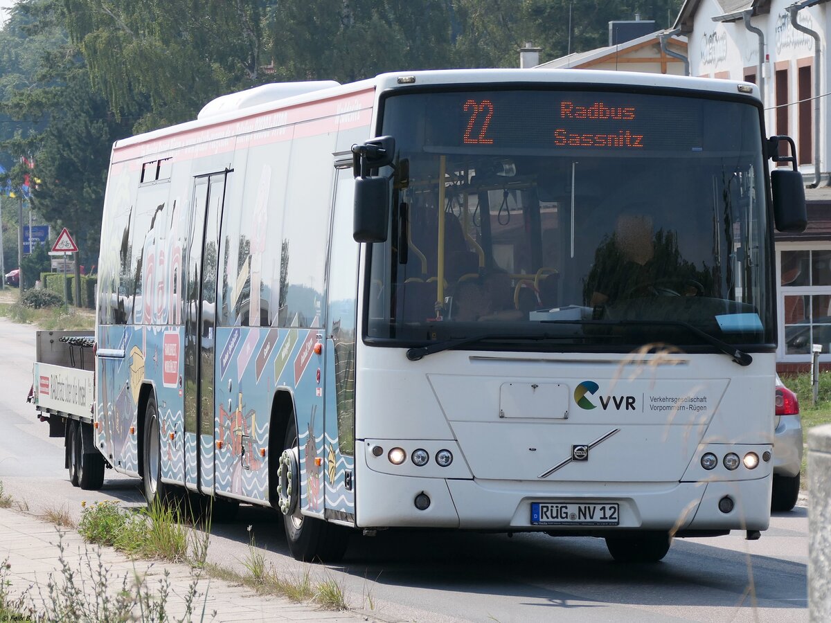 Volvo 8700 der VVR mit Anhänger in Mukran.