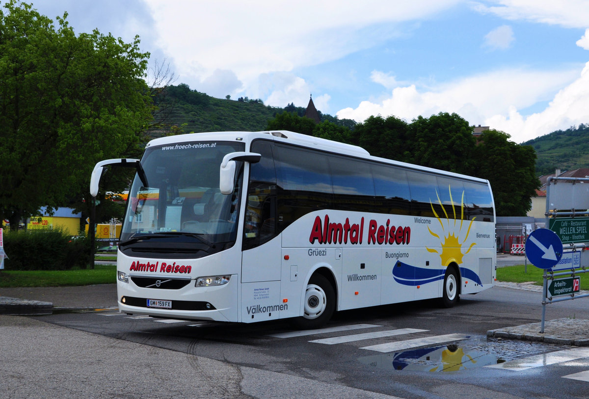 Volvo 9700 von ALMTAL Reisen aus �sterreich in Krems gesehen.
