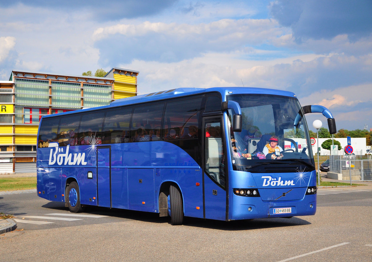 Volvo 9700 von B�hm Reisen aus �sterreich in Krems.