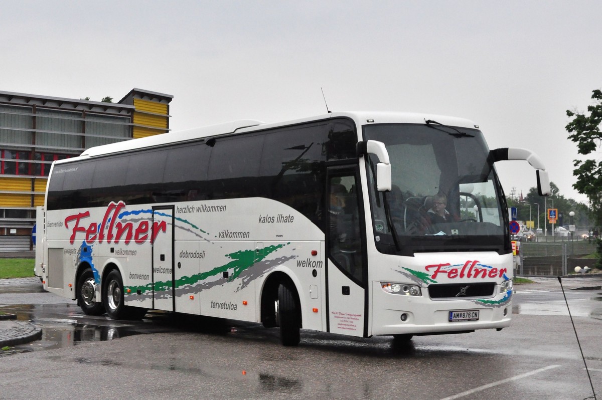 Volvo 9700 von Fellner Reisen aus �sterreich am 23.5.2015 in Krems.