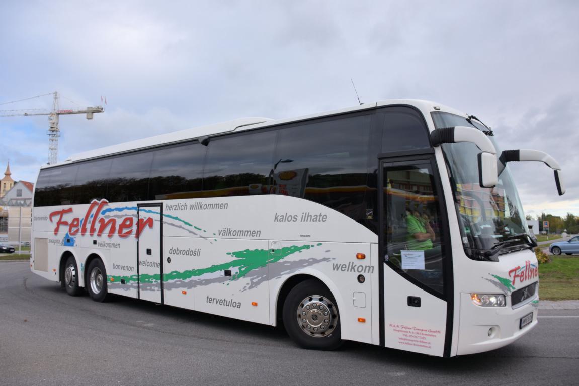 Volvo 9700 von Fellner Reisen aus �sterreich 10/2017 in Krems.