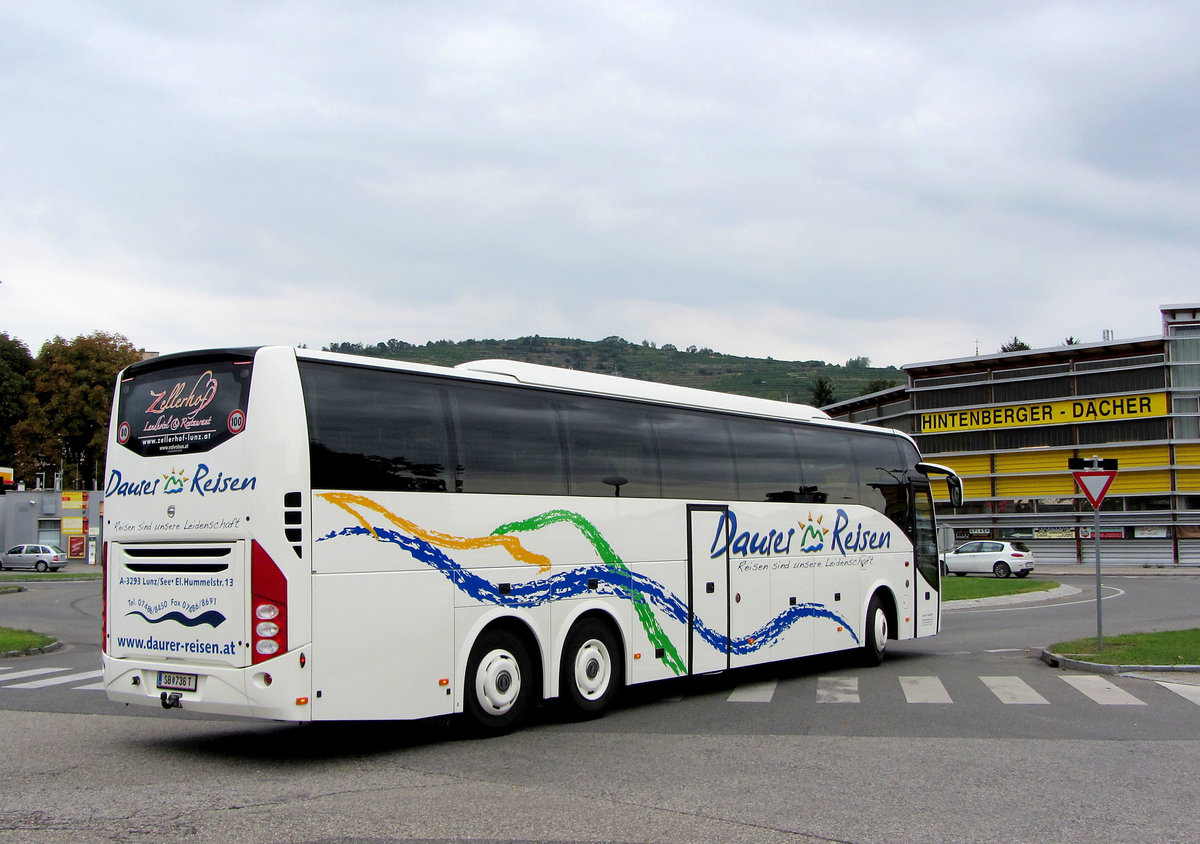 Volvo 9700 von Helmut Daurer Reisen aus Nieder�sterreich in Krems gesehen.
