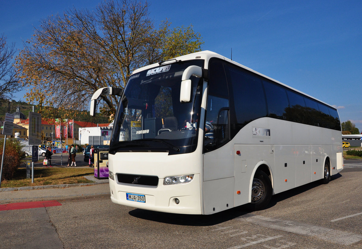 Volvo 9700 von Kuti Travel aus Ungarn in Krems.