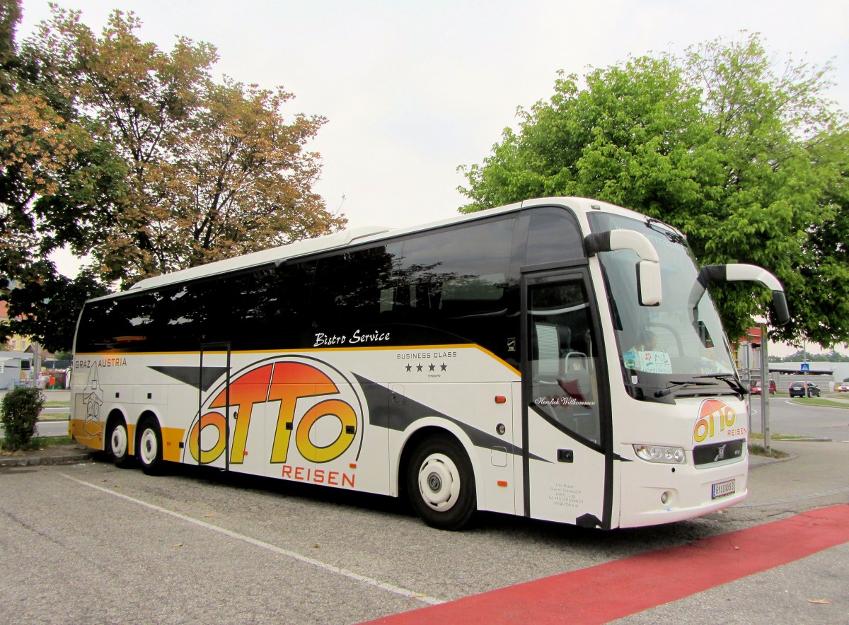 VOLVO 9700 von OTTO Reisen/�sterreich im August 2013 in Krems.