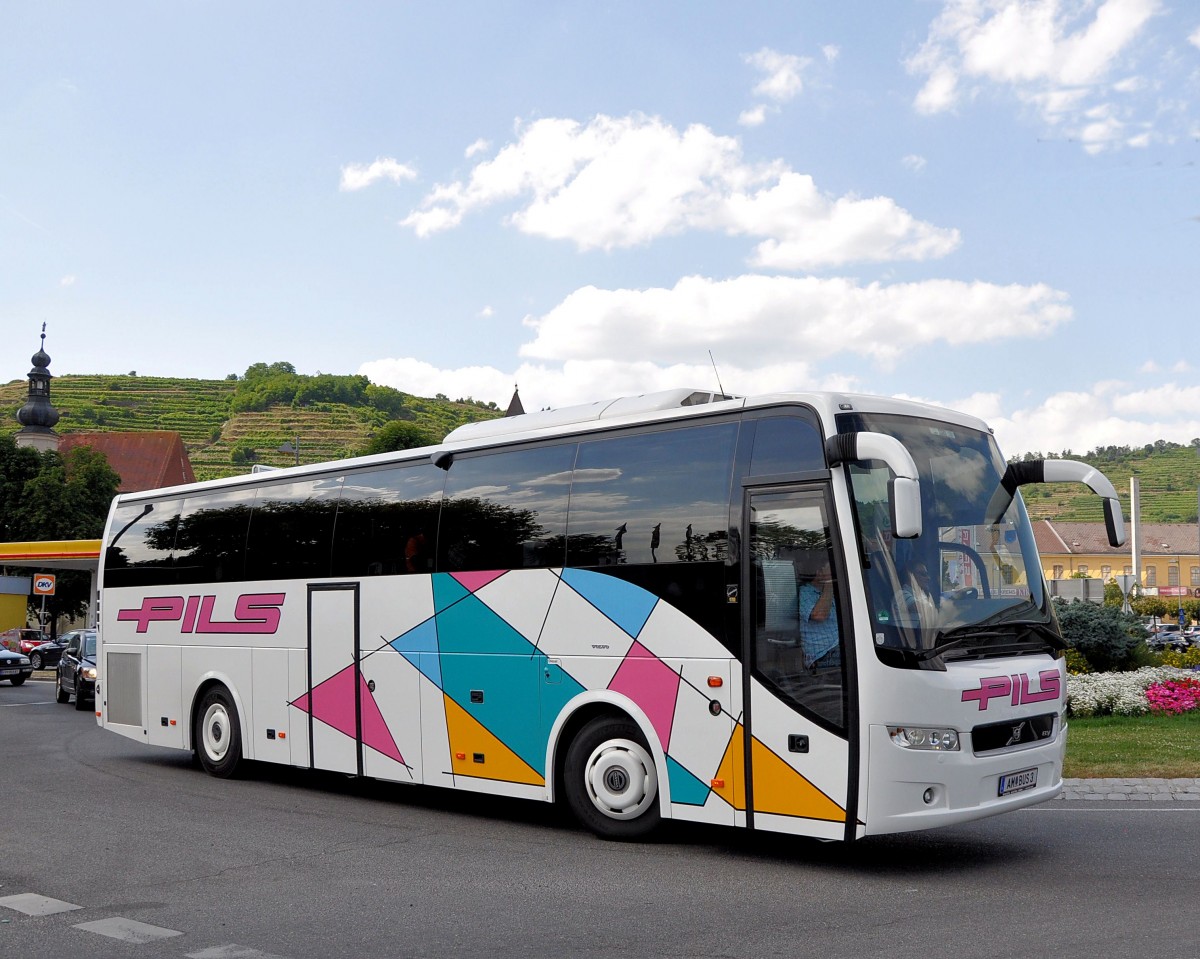 VOLVO 9700 von PILS Reisen/�sterreich im Juli 2013 in Krems unterwegs.