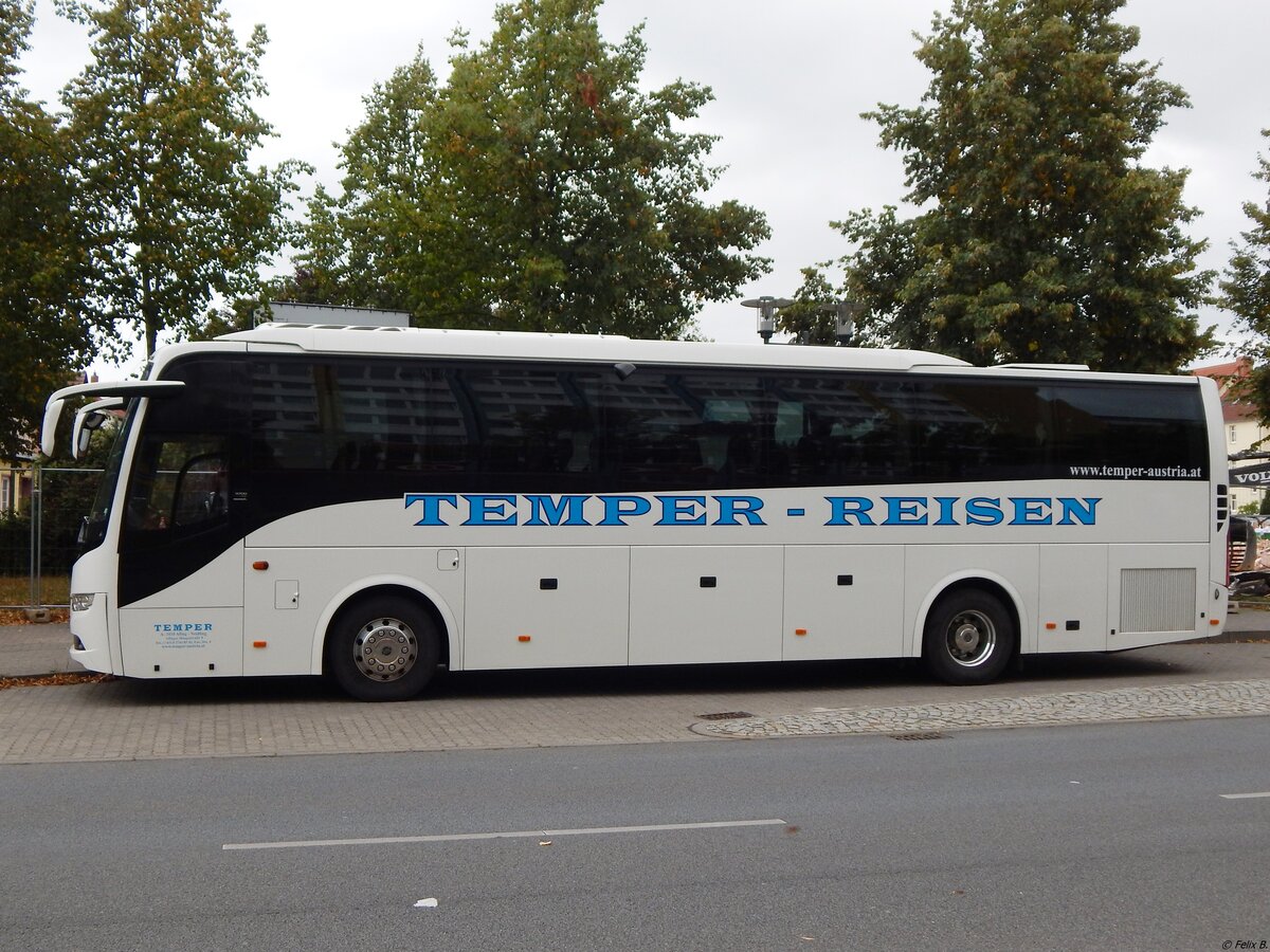 Volvo 9700 von Temper-Reisen aus Österreich in Neubrandenburg.