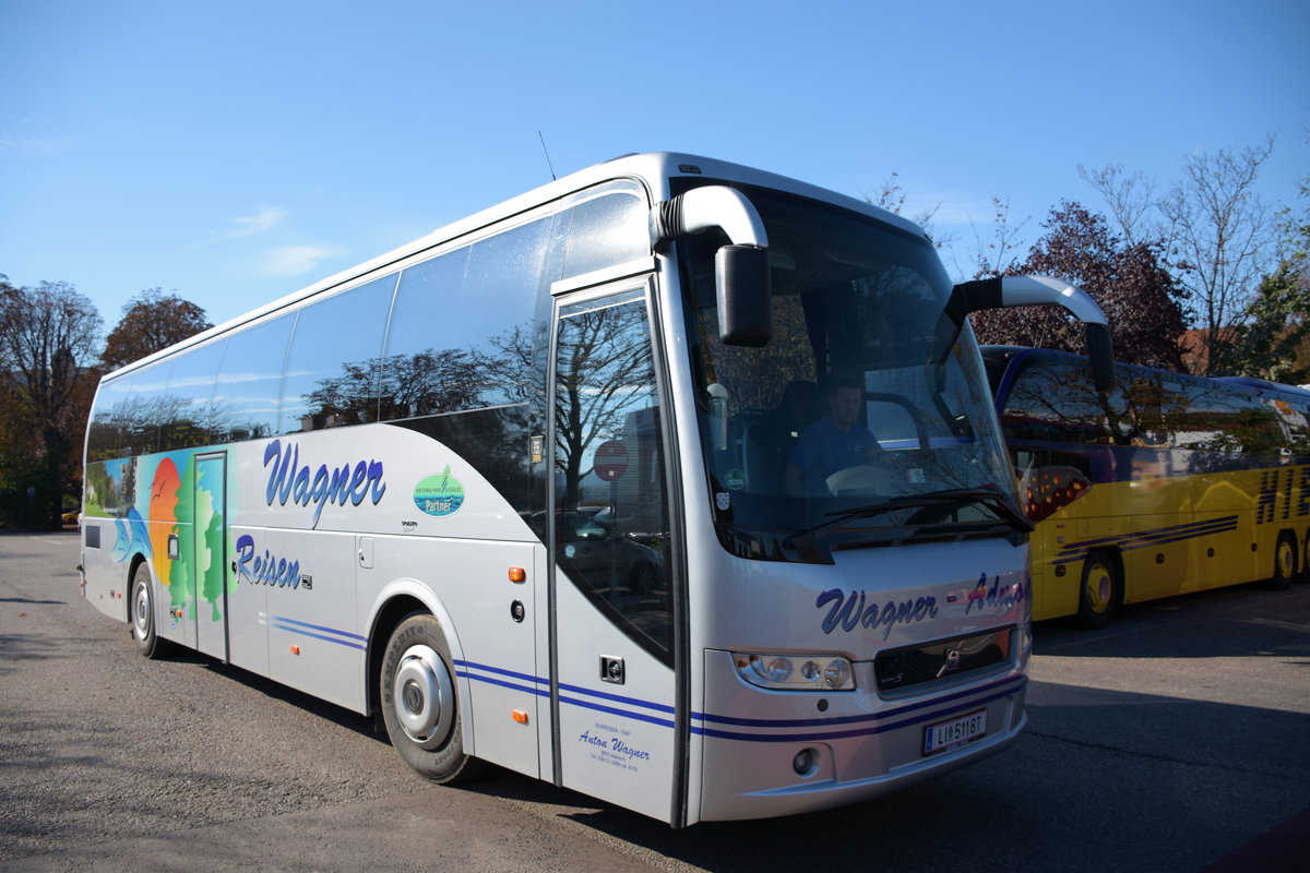 Volvo 9700 von Wagner Reisen aus �sterreich in Krems.
