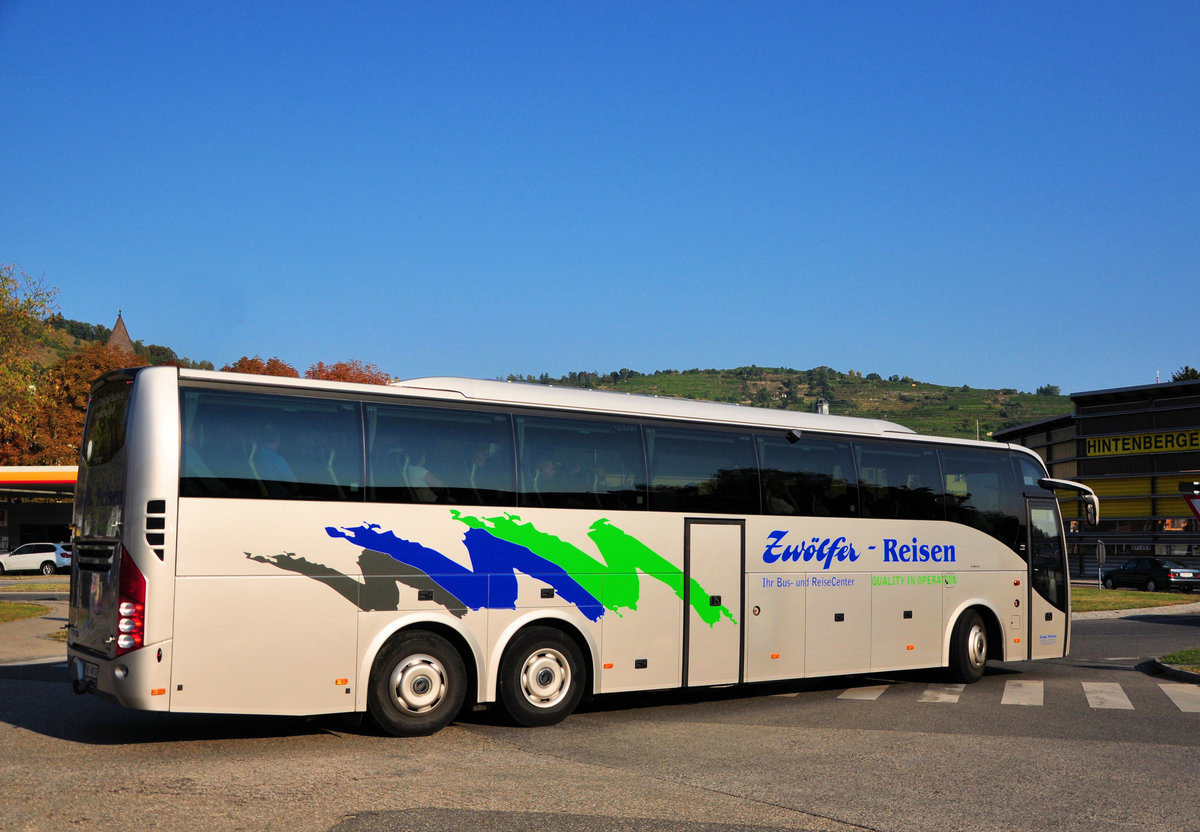 Volvo 9700 von Zw�lfer Reisen aus �sterreich in Krems.