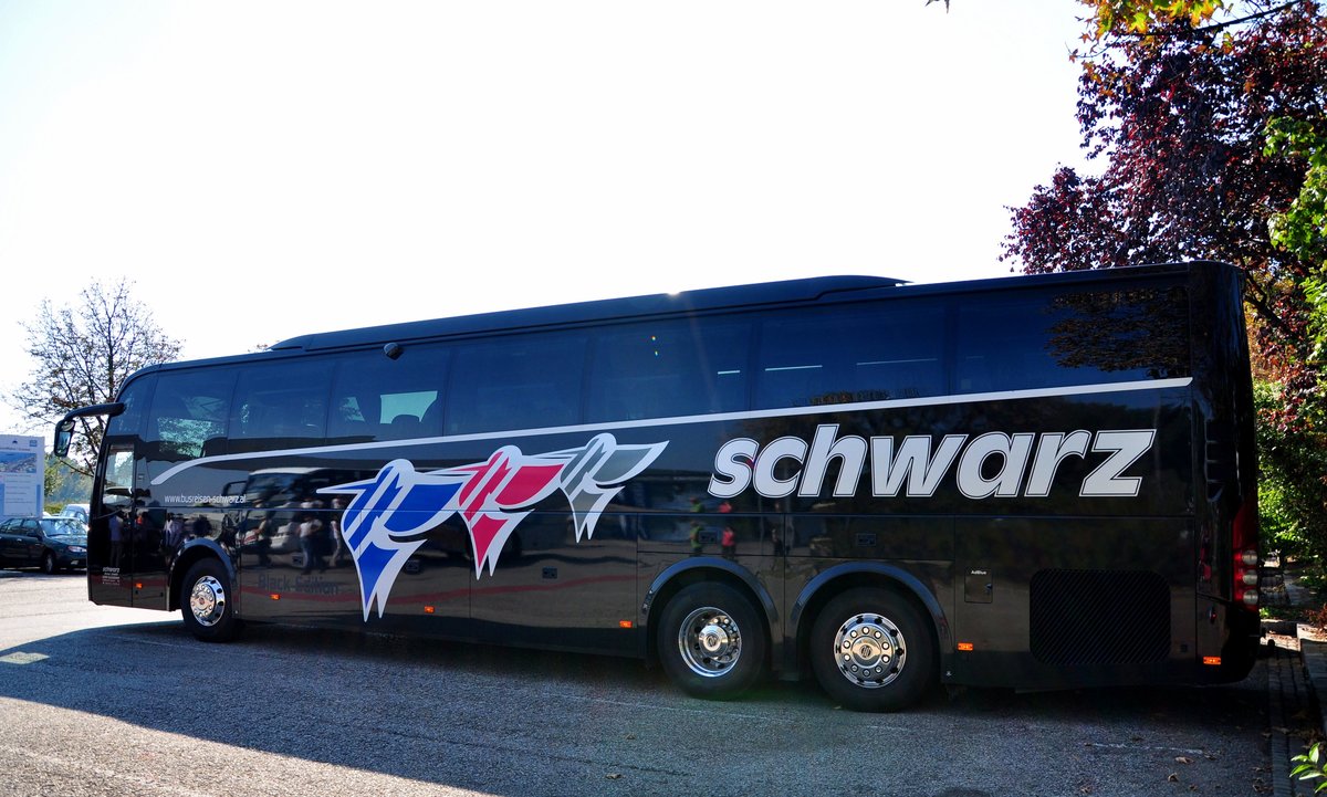 Volvo 9900 von Busreisen SCHWARZ aus �sterreich in Krems.