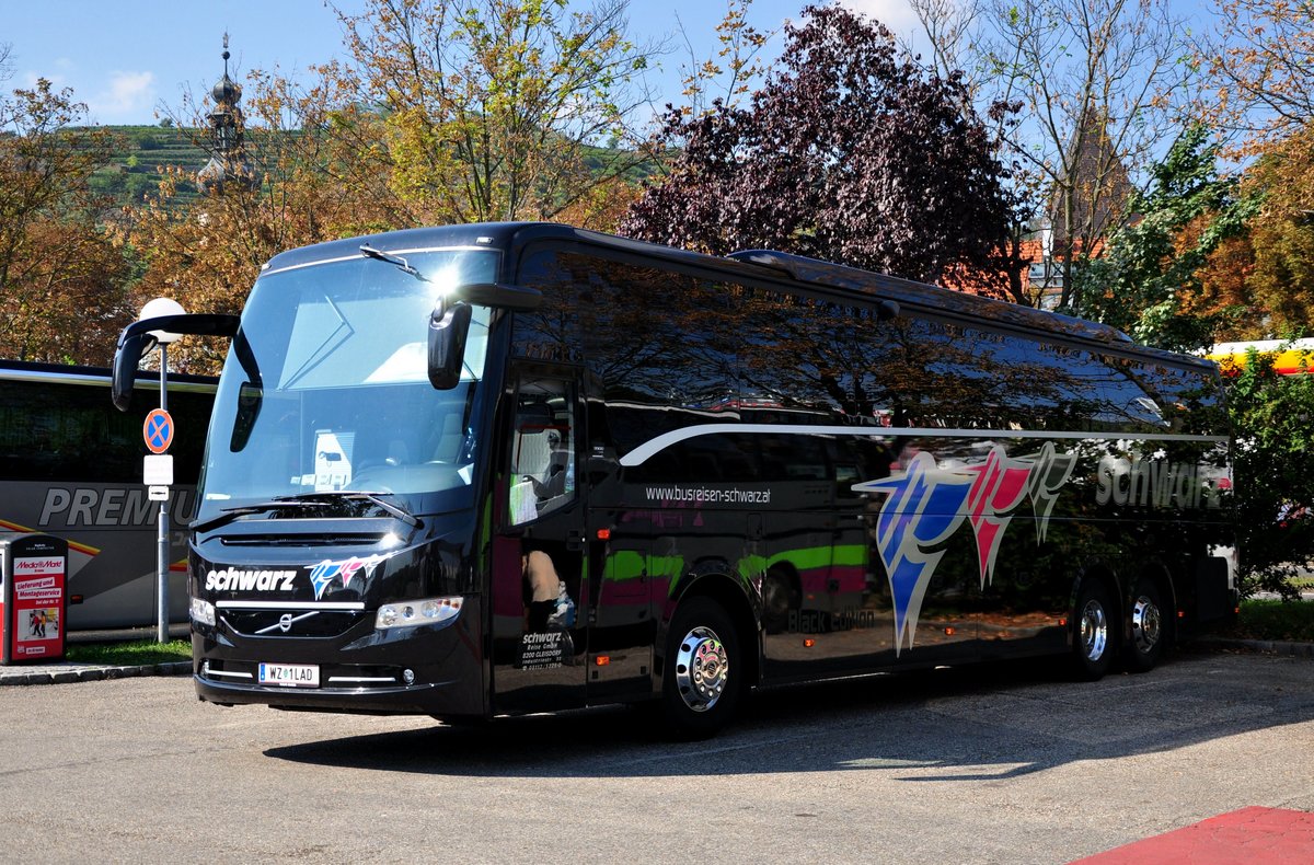 Volvo 9900 von Busreisen SCHWARZ aus �sterreich in Krems.