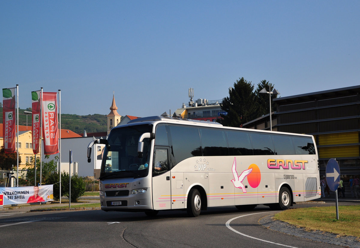 Volvo 9900 von ERNST Reisen aus �sterreich in Krems.