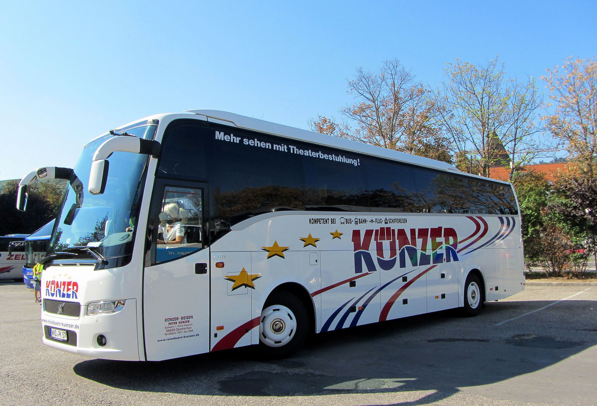 Volvo 9900 von K�nzer Reisen aus der BRD in Krems gesehen.