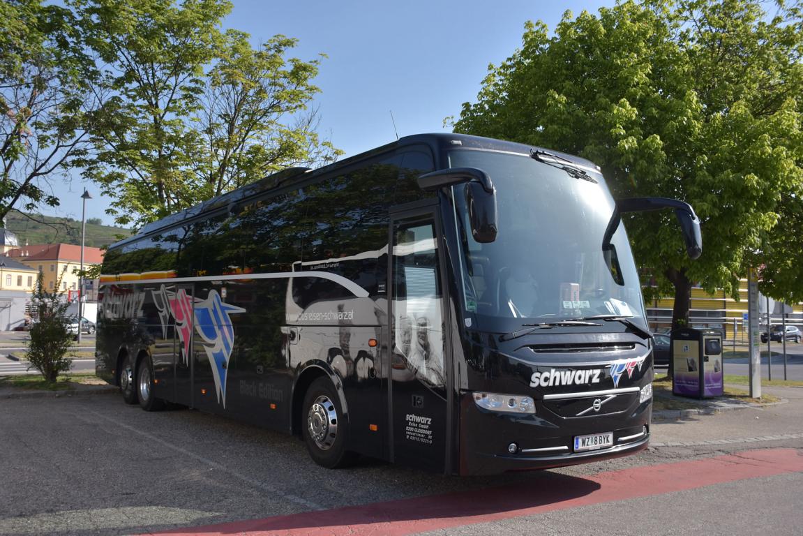 Volvo 9900 von SCHWARZ Reisen aus �sterreich.