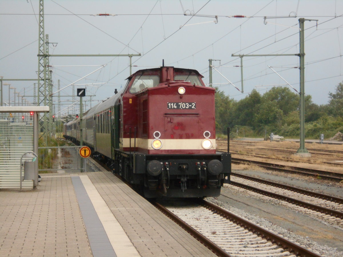 Von Bergen/Rügen brachte die PRESS 114 703 den Nachstsonderzug von Zwickau nach Binz am 15.Juni 2019.
