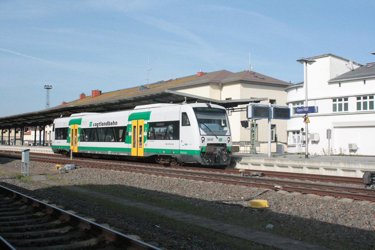 VT 63 der Vogtlandbahn verl�sst als RB4 mit ziel Weischlitz den Bahnhof Gera Hbf am 8.5.20